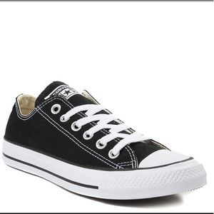 Black And White Lowtop Converse